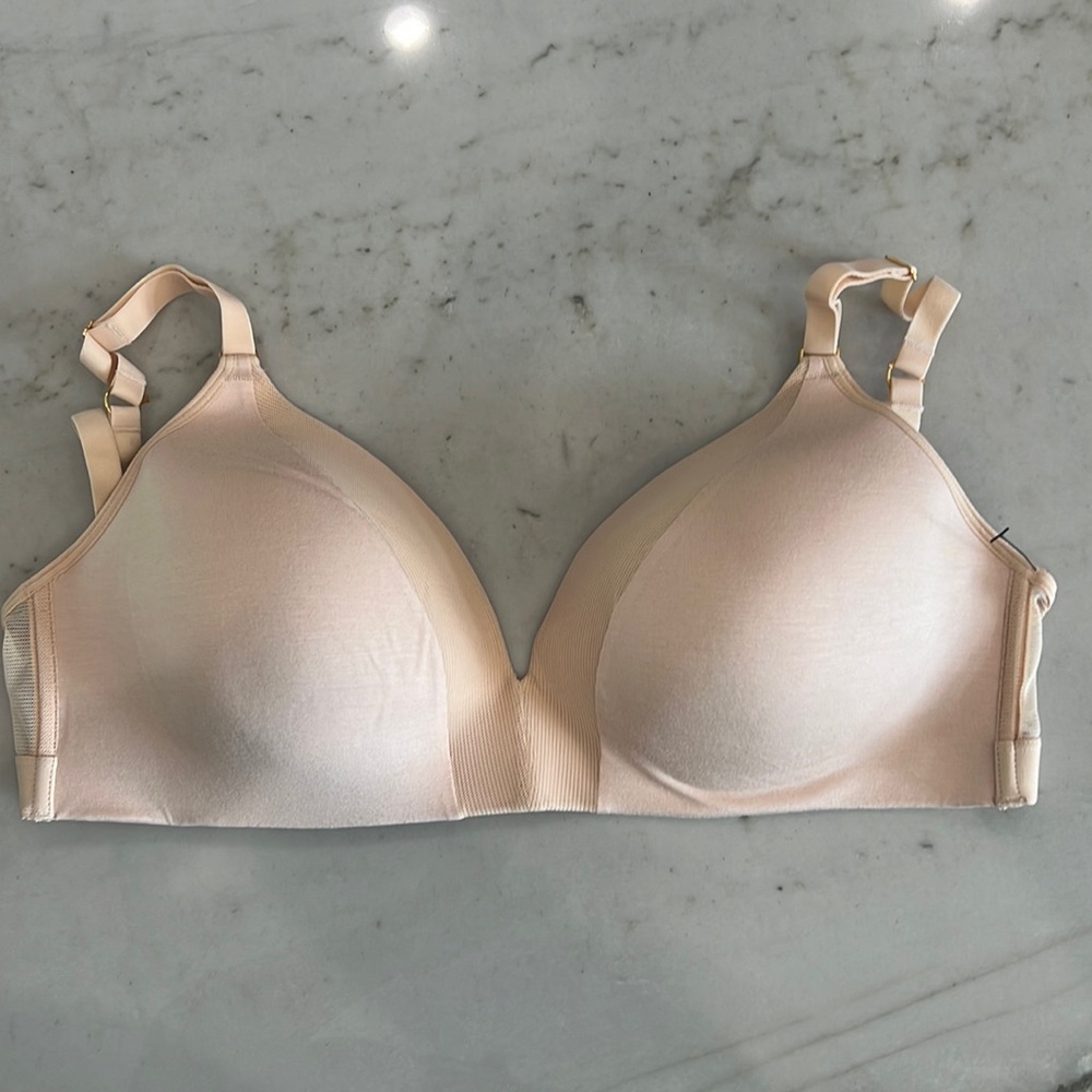Lively bra never worn 36DDD Nude